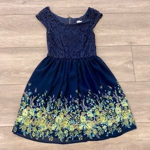 JOLT DRESS WITH BACK CUTOUT SIZE SMALL